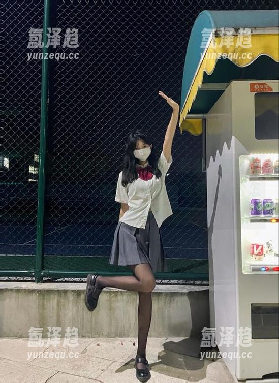 跟着“17吃瓜”更新！黑料漫画助你轻松摆脱生活烦恼，看看主人公怎么反转局面！