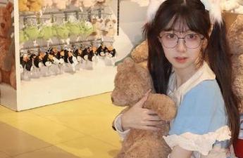 51黑料社区苹果版：夜深人静时伴我续写“鸡毛蒜皮”的小情节！