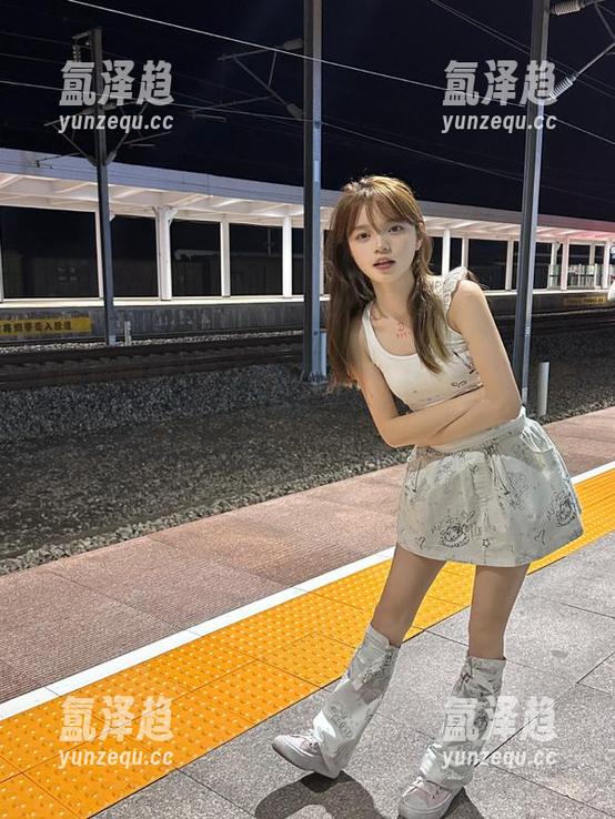 吃瓜网站 前十吃瓜网站在线对决,揭露谁是藏在角落的神秘瓜?