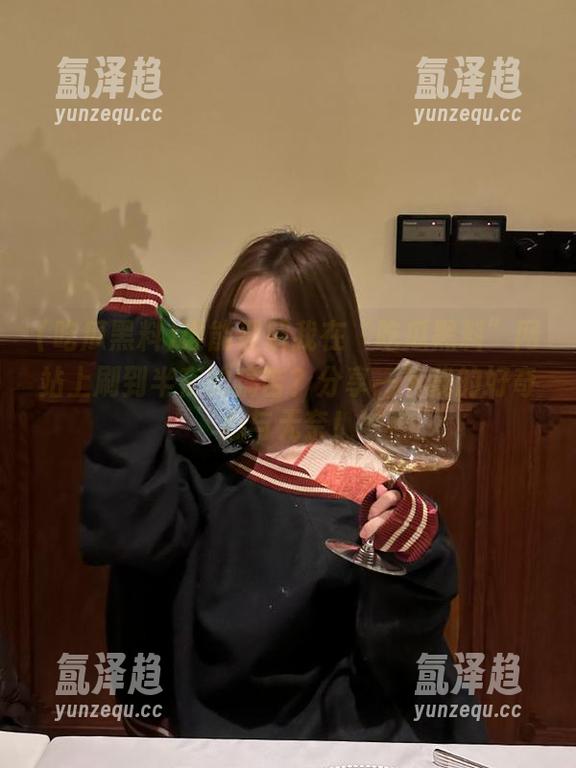 谁能理解我在“吃瓜黑料”网站上刷到半夜的痛苦？分享一下我的好奇心与无奈！