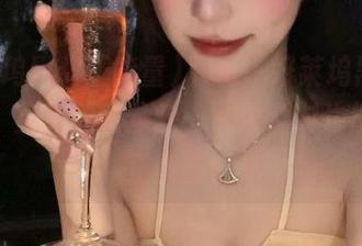 下载“好莱坞黑料正能量”免受迷路烦恼，看黑料时也能飘过正能量！