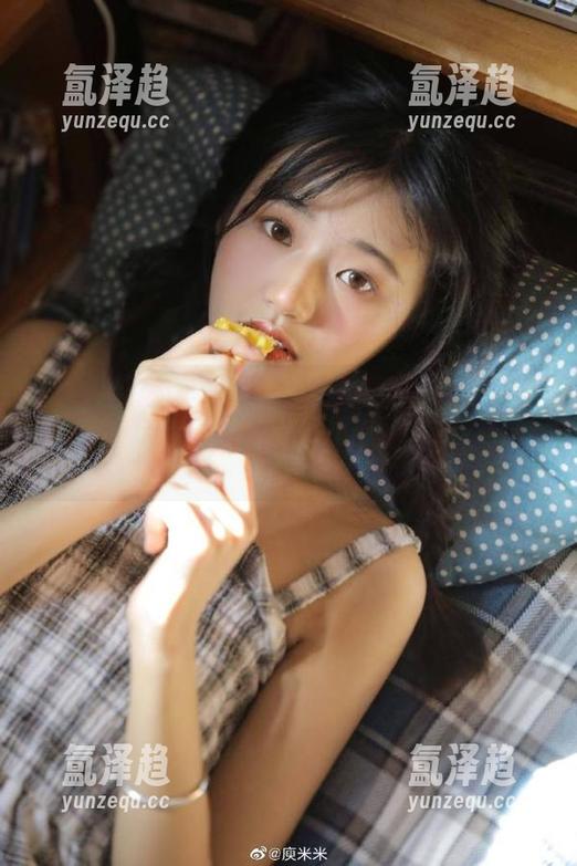 不怕黑，只怕没视频！在“黑料网页版”教你如何看瓜看出人生哲学。