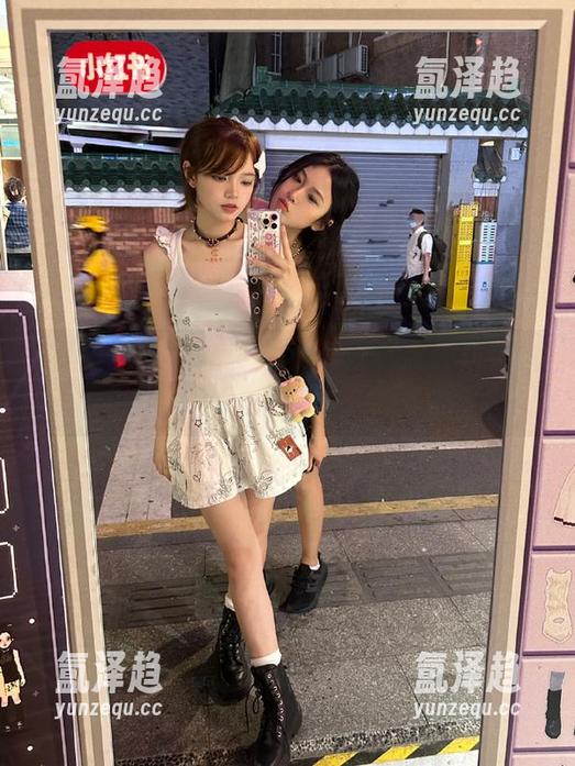 黑瓜吃料的网页：我怀疑今晚的八卦信息是人工智能制造的！